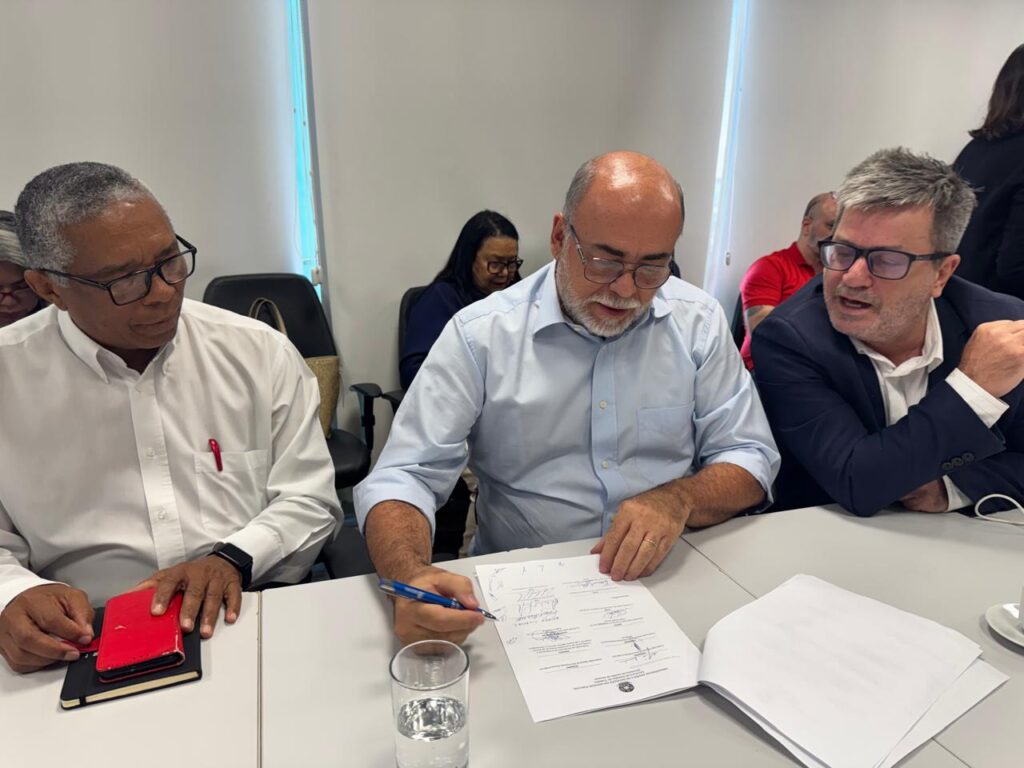 ANASEG acompanha assinatura do Termo de Compromisso entre Governo Federal e Entidades do Funcionalismo Público Federal