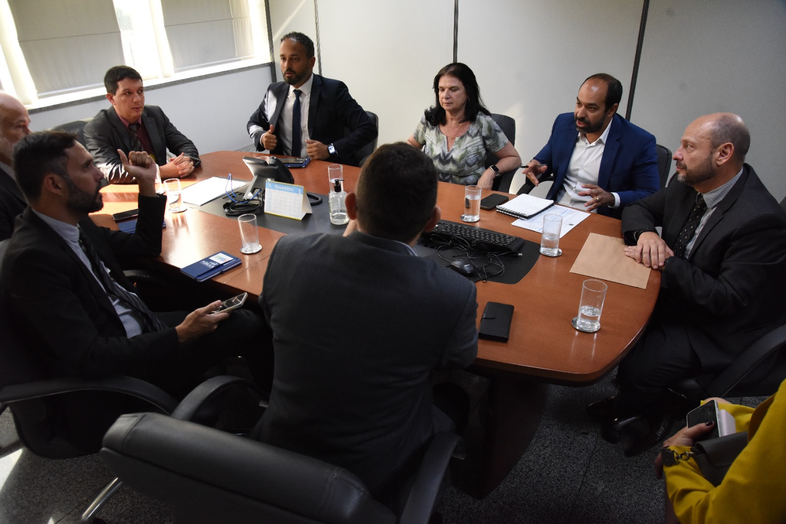 Reunião técnica com representantes discutindo propostas da ANASEG sobre o Concurso de Remoção no INSS.