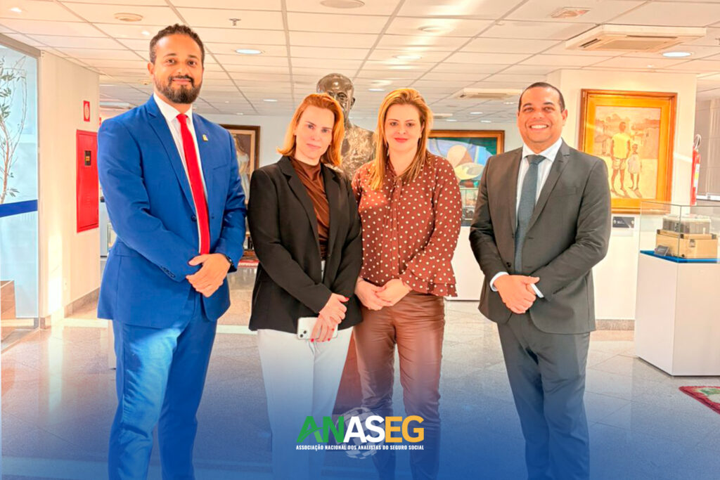 Representantes da ANASEG, CONACATE e da Presidência do INSS durante reunião institucional sobre carreira, reestruturação do Instituto e nomeação de Analistas do Seguro Social